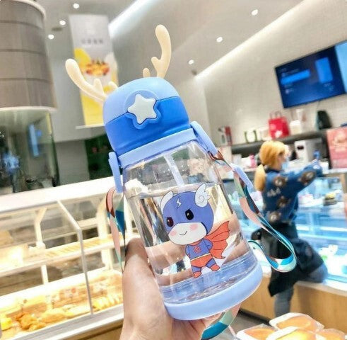 Garrafa Plástica 600ML, Desenhos Criativos e Divertidos, Ideal para Bebes e Crianças Pequenas, À Prova de Vazamentos e com Alça de Ombro