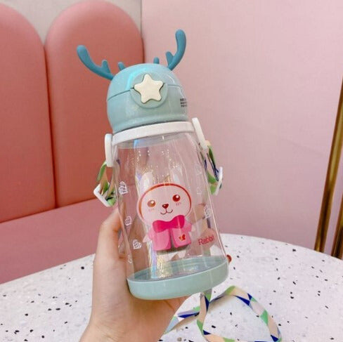 Garrafa Plástica 600ML, Desenhos Criativos e Divertidos, Ideal para Bebes e Crianças Pequenas, À Prova de Vazamentos e com Alça de Ombro